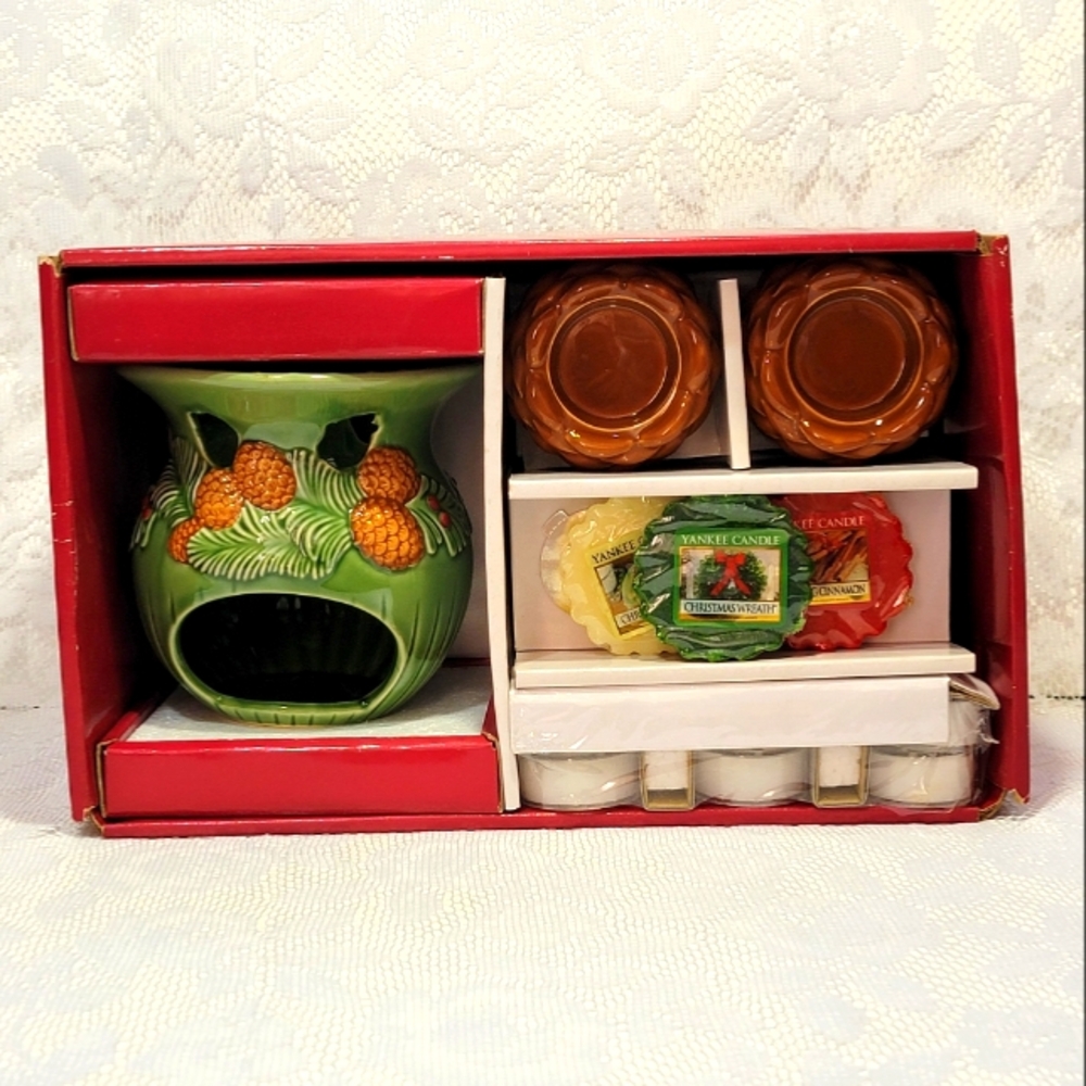 Pinecone Tart Burner Gift Set with YANKEE CANDLE TARTS Tealight Candles Holders